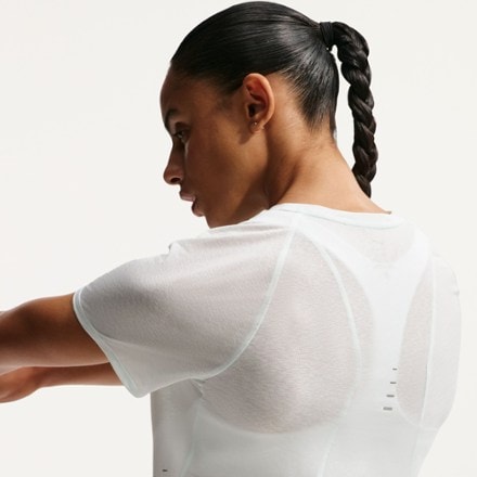 Nike Swift Breathe Dri-FIT T-Shirt - Women's 4