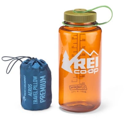 Sea to Summit Aeros Premium Travel Pillow - Regular Water bottle not included