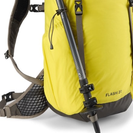 REI Co-op Flash 22 Pack Trekking pole attachments