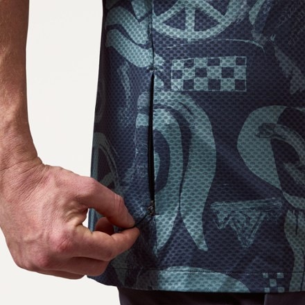 Endura Alltrack Ride Resort Cycling Shirt 9