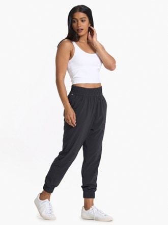 Vuori Daily Crop Tank Top - Women's 2