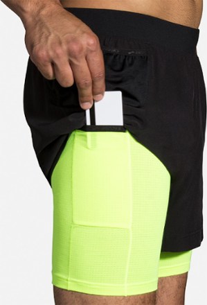 Brooks Carbonite 2-in-1 Shorts - Men's 5" Inseam 6