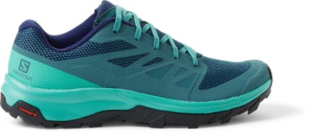 nike women's hiking shoes waterproof