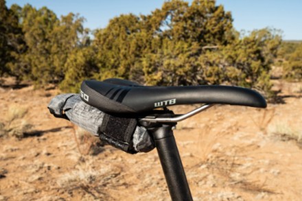 Wolf Tooth Components TekLite Roll-Top Bag with Mounting Plate - 0.6 Liter 2