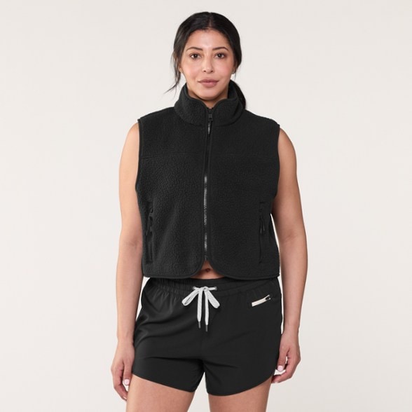 Model info: Height: 5' 6" | Chest: 34" | Waist: 28" | Wearing size: M