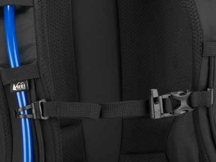 REI Co-op Trail 25 Pack  Hydration tube routing (reservoir not included)