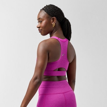 Brooks Luxe Pocket Sports Bra 1