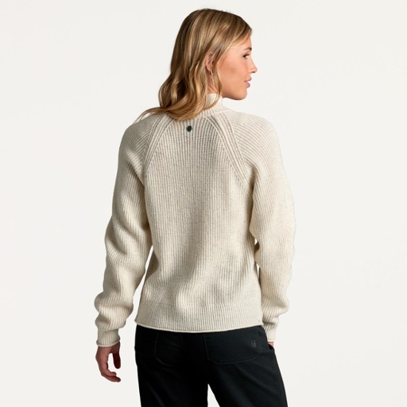 On Body Image of color Alpine White