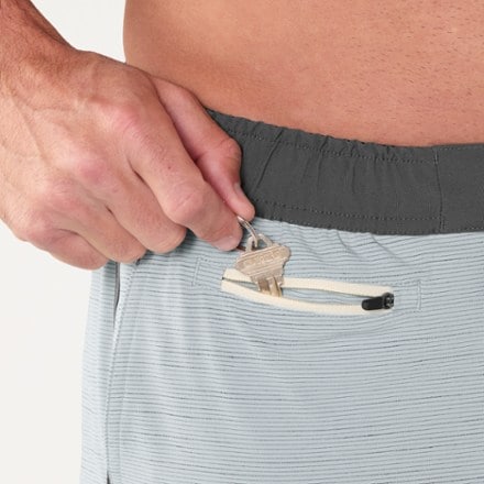 Vuori Banks Shorts - Men's 7" Inseam 4