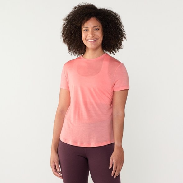 Model info: Height: 5'10" | Chest: 35 | Waist: 28" | Wearing size: M