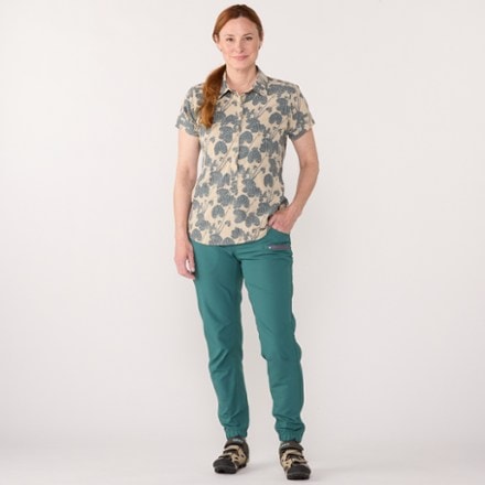 SHREDLY Limitless Stretch Waistband High-Rise Bike Pants - Women's 3