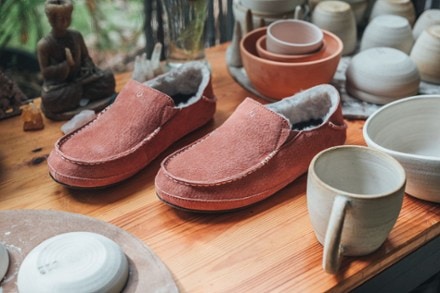 OluKai Nohea Slippers - Women's 6
