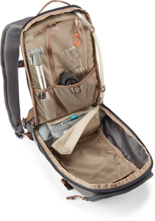 rei hydration pack running