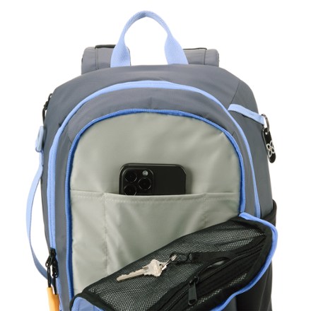 Sherpani Mia Pack - Women's Trekking pole attachments