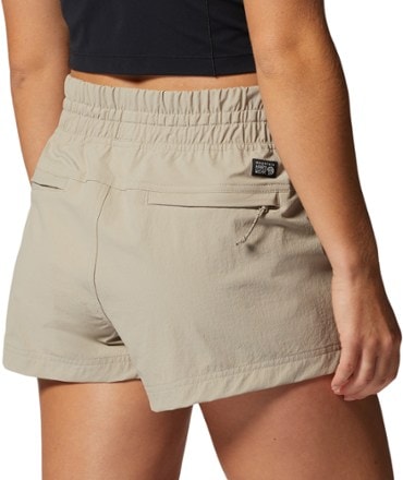 Mountain Hardwear Basswood Pull-On Shorts - Women's 7