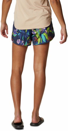 Columbia Bogata Bay Stretch Print Shorts - Women's 1