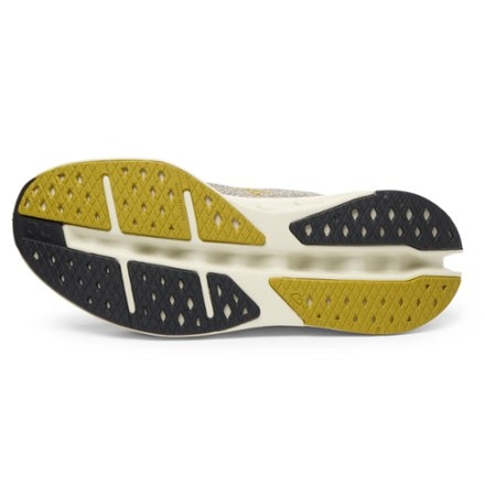 On Cloudsurfer Max Road-Running Shoes - Men's 4
