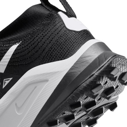 Nike ZoomX Zegama Trail-Running Shoes - Women's 7