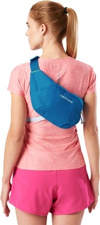 Nathan Limitless Run 2 L Hydration Sling 7