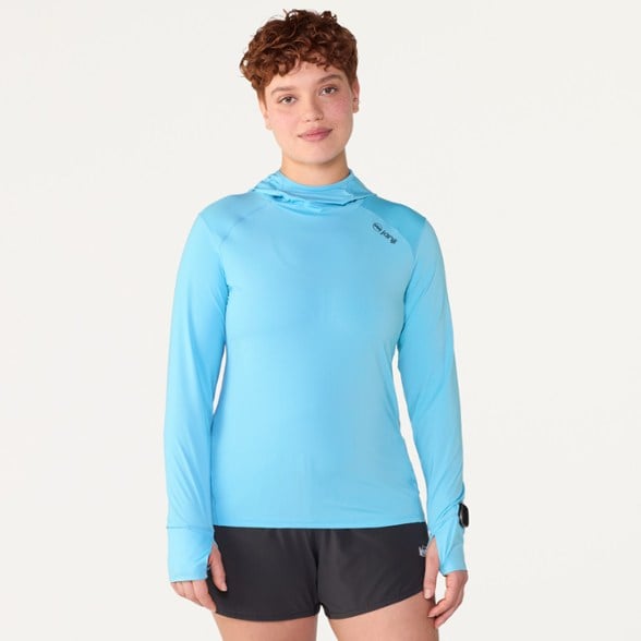 Model info: Height: 5'7" | Chest: 34 C | Waist: 28" | Wearing size: M