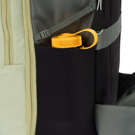Sherpani Santiago 35 L Travel Pack 8