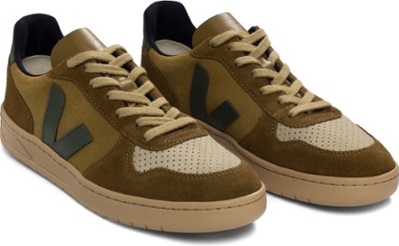 VEJA V-10 Suede Shoes - Men's 1