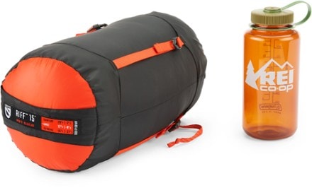 NEMO Riff 15 Endless Promise Down Sleeping Bag - Men's Stuff sack (32oz bottle not included)