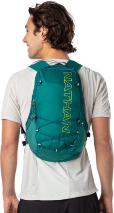 Nathan Crossover 10 L Hydration Vest 9