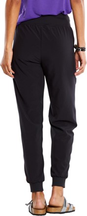 women's arise and align mid rise pants