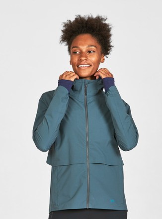 janji rainrunner pack jacket