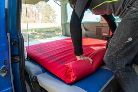 Sea to Summit Comfort Plus Self-Inflating Sleeping Pad - Double 4