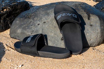 clearance flip flops mens