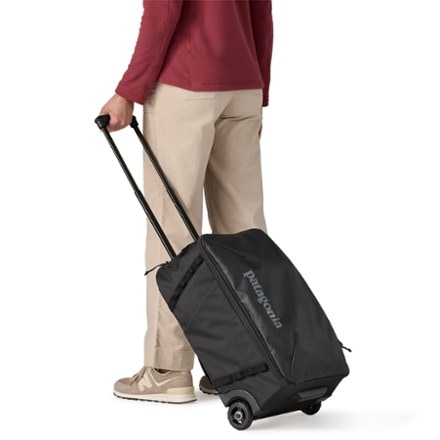 Patagonia Black Hole MLC Wheelie 4