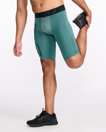 2XU Motion Compression Shorts - Men's 5