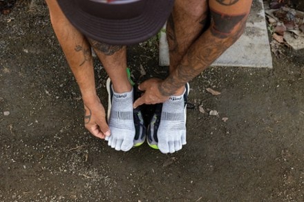 Injinji Run Lightweight No-Show Socks 2
