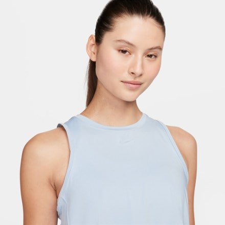 Nike One Classic Cropped Tank Top - Women's 3