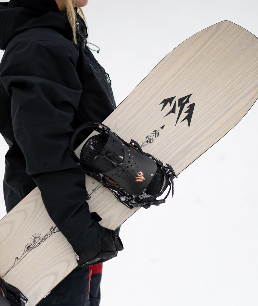 Location Image for Flagship Snowboard - Women's - 2025/2026