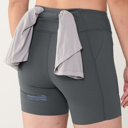 Janji Pace 5" Shorts - Women's 6