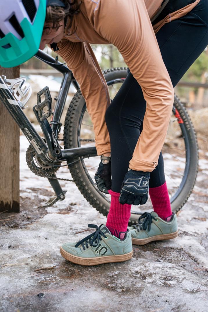 Location Image for Eve Light Weight Hiker Crew Socks - Women's