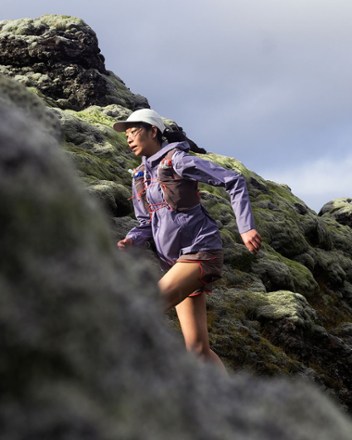 Location Image for Adv Skin 12 Hydration Vest - Women's