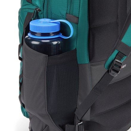 The North Face Surge Pack - Men's Water bottle pocket (Water bottle sold separately)