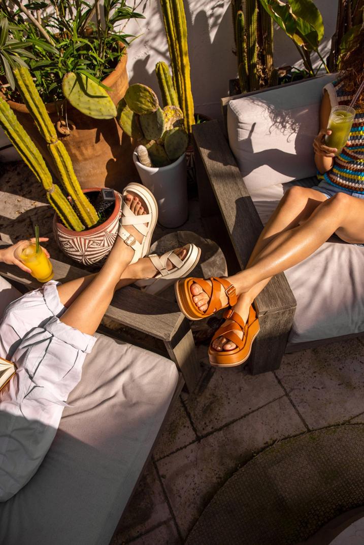 Location Image for Townes Midform Sandals - Women's