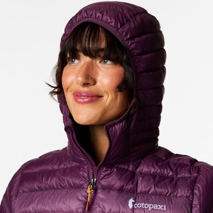 Fuego Hooded Down Jacket - Women's