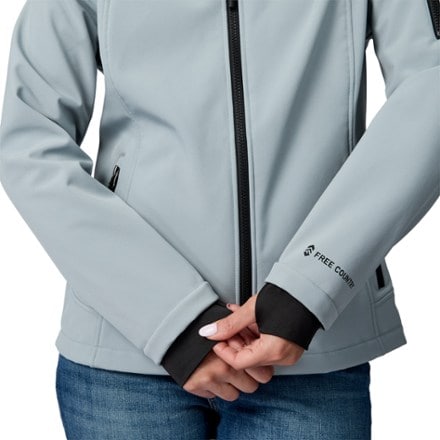 Free Country Trailmist Super Softshell Jacket - Women's 5