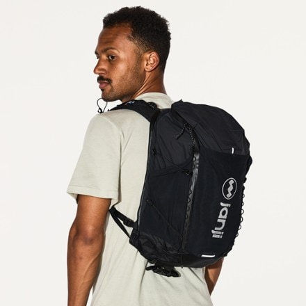 Janji Revy Hydration Pack 4
