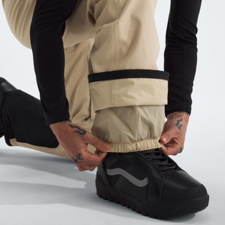 The North Face Chakal Snow Pants - Men's 4