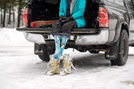 Darn Tough Penguin Peak Over-The-Calf Midweight Ski and Snowboard Socks - Women's 4