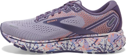 brooks running shoes woman