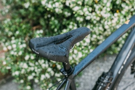 Selle Royal Vaia Athletic Saddle - Women's 2