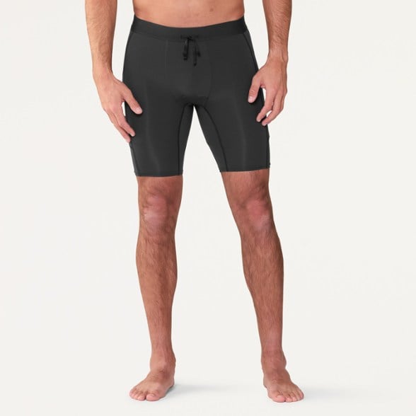 Model info: Height: 6'1" | Waist: 32.5 | Inseam: 33 | Wearing size: M